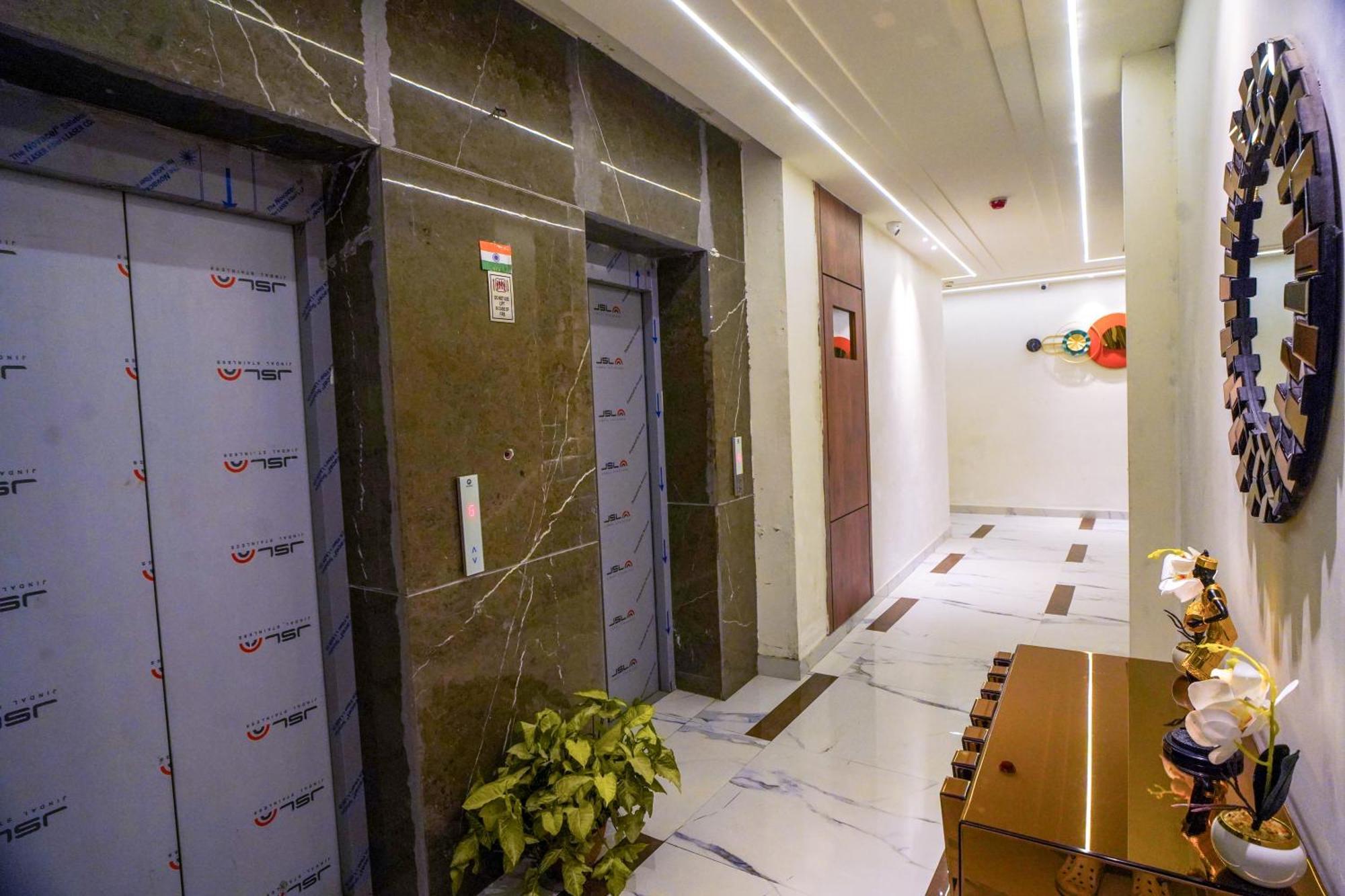 Familia Hotel And Banquets Lucknow Exterior foto